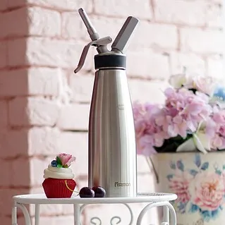 Готовим домашний кофе со взбитыми сливками, как в кафе