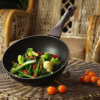 Что лучше: антипригарная посуда или нержавеющая