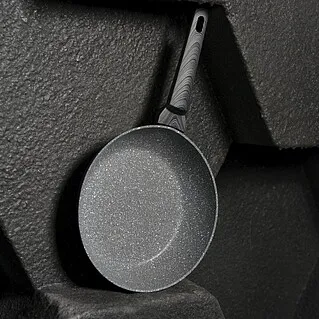 Сковорода из кованого алюминия: чем отличается от литой