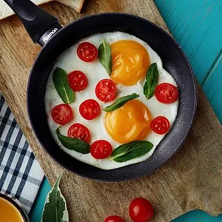 Какой должна быть сковорода для яиц?