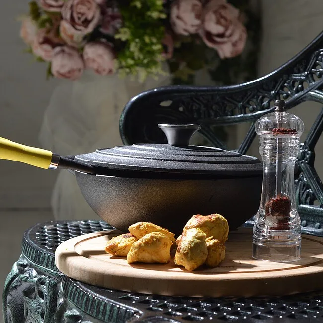 Что купить вместе с чугунной сковородой?