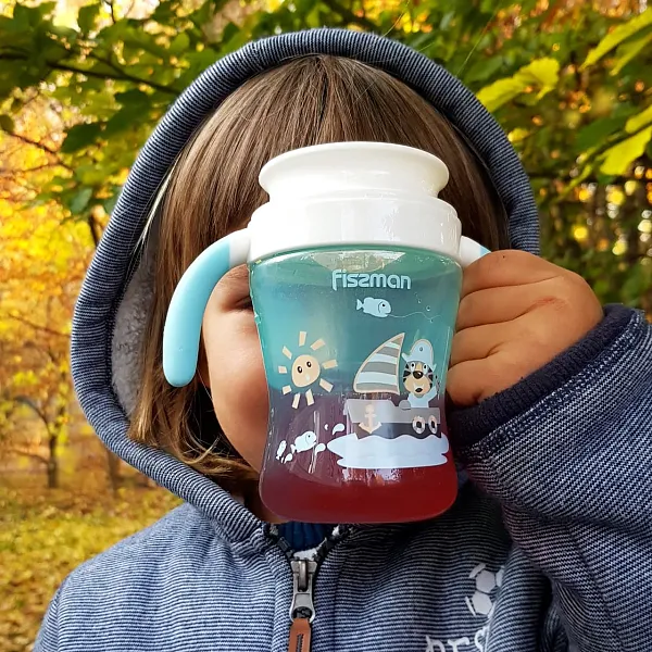 КАК НАУЧИТЬ РЕБЕНКА ПИТЬ ИЗ ВЗРОСЛОЙ КРУЖКИ?